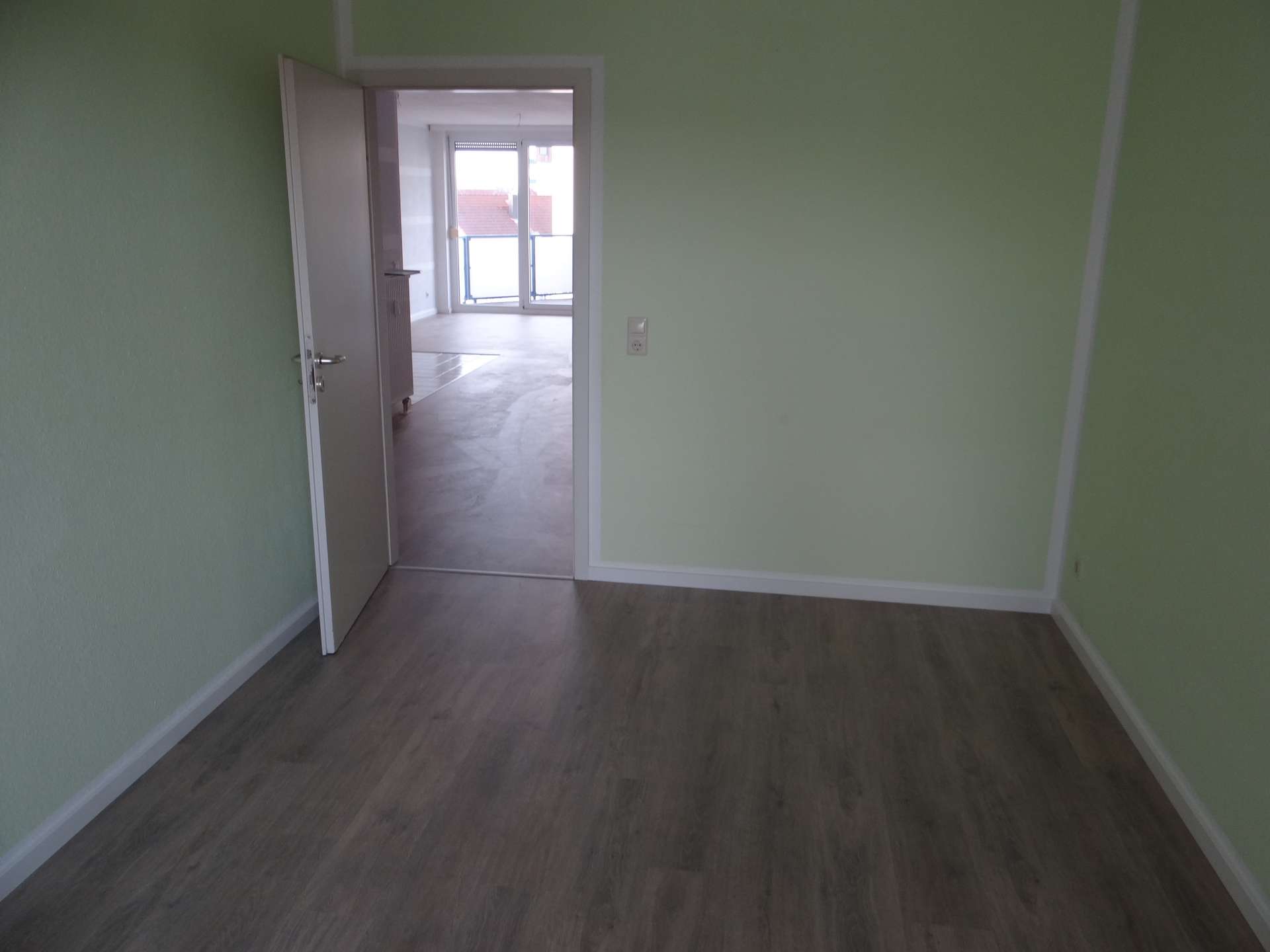 2. März 2018 Wohnung 55, 4 Zimmer mit neuem Laminat005