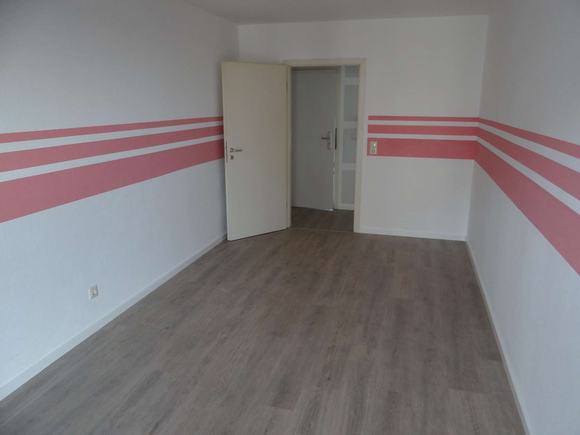 2. März 2018 Wohnung 55, 4 Zimmer mit neuem Laminat002